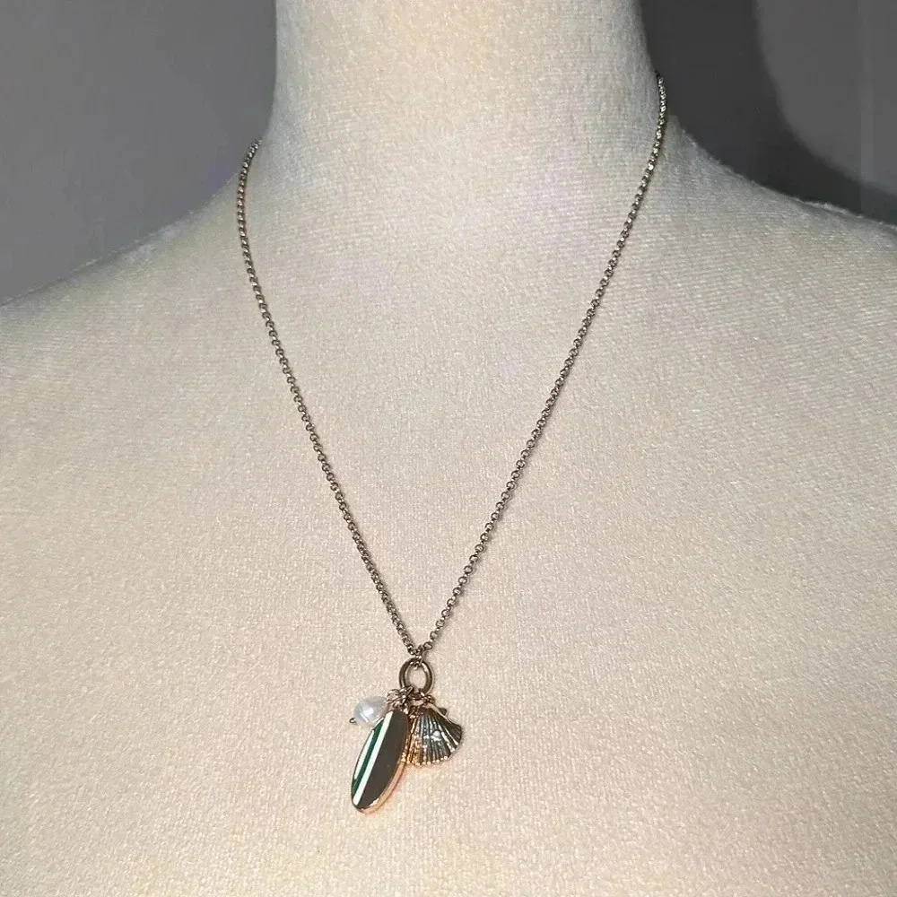 2/$10 Banana Republic Beach Vibes Necklace